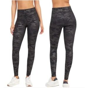 Spanx Faux Leather Black Camo Leggings, Size Small